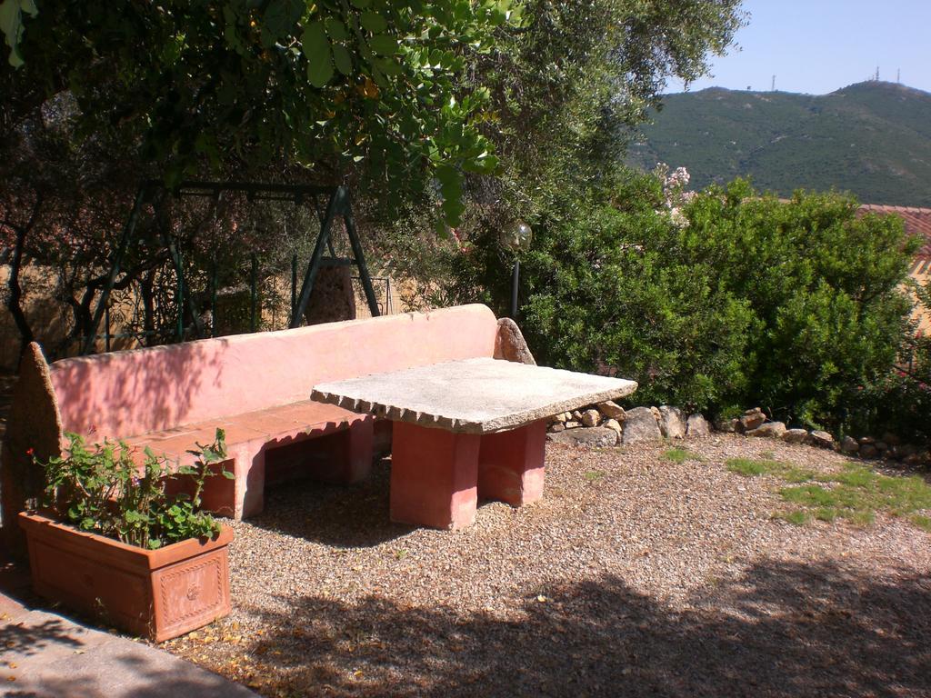 Hotel Turismo Rurale Montitundu مارينا دي بورتيسكو المظهر الخارجي الصورة